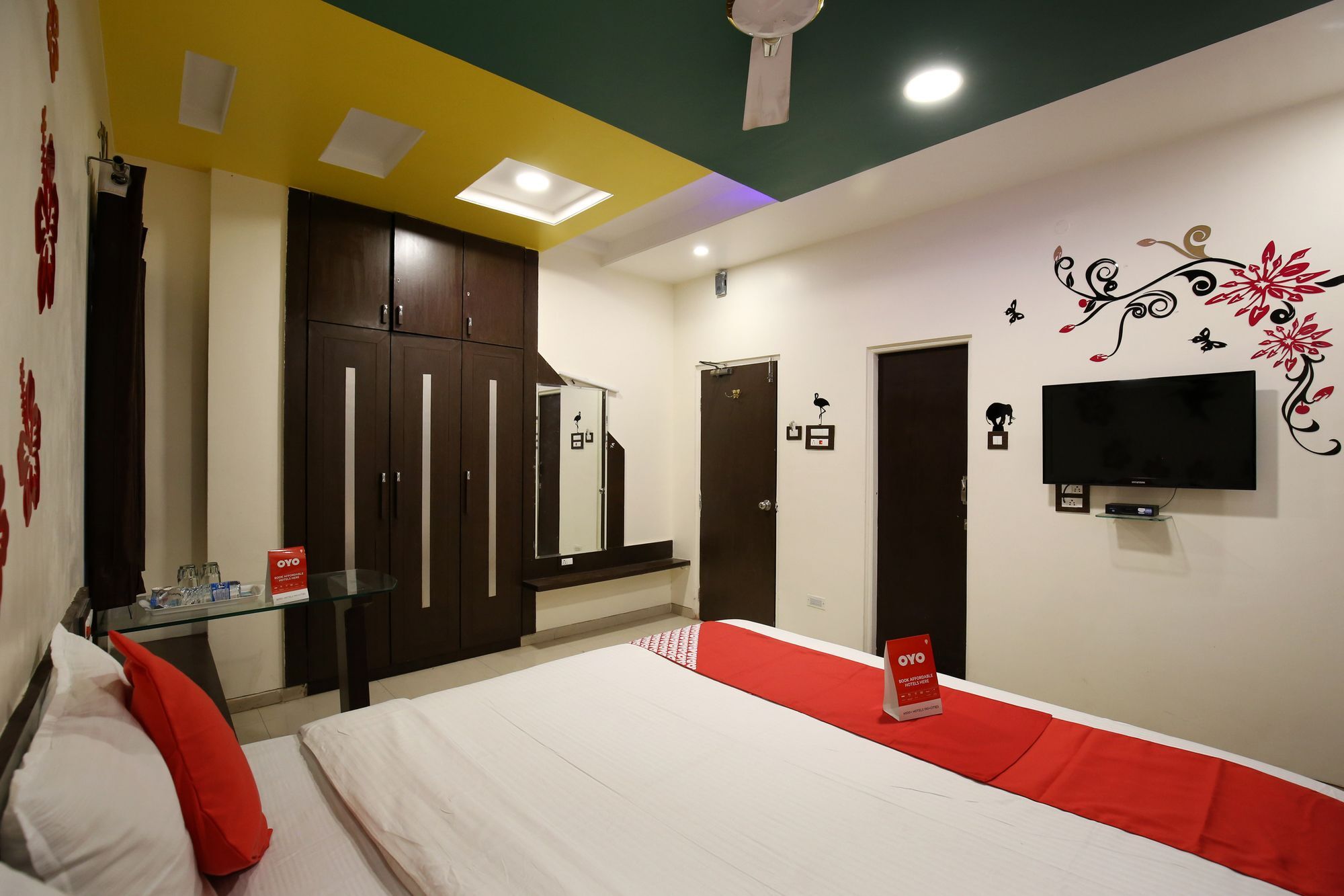 Oyo 11548 Hotel Mrunal Palace Аурангабад Экстерьер фото